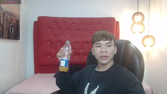 nathanclay online show from November 20, 2025, 3:29 am