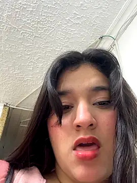 mia everly online show from October 4, 2025, 12:34 am