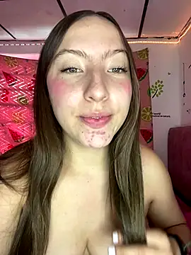 Snapshot of Tiara_19 chatting on November 10, 2025, 7:30 pm Tiara 19 online show from November 10, 2025, 7:30 pm