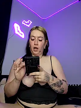 Snapshot of HarleyDemon666 chatting on November 9, 2025, 12:36 am HarleyDemon666 online show from November 9, 2025, 12:36 am