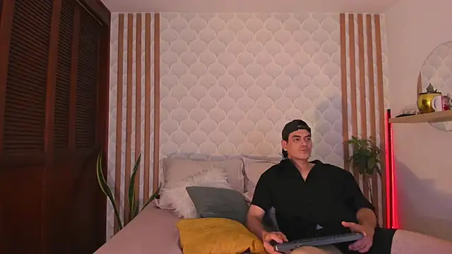 Cristian blaze online show from June 4, 2026, 4:17 am