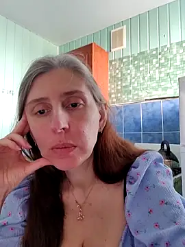CandiCole online show from May 8, 2026, 7:12 am
