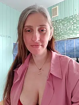 CandiCole online show from May 11, 2026, 6:59 am