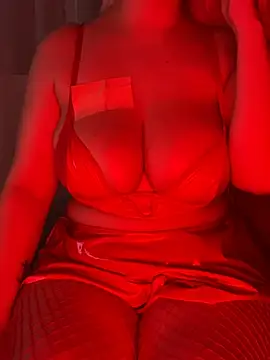 emiliafrancaise online show from March 9, 2026, 9:07 pm