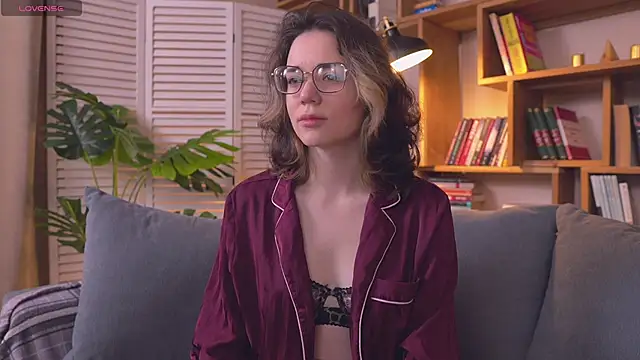 Snapshot of Sunny_Teaze chatting on February 27, 2026, 7:19 am Sunny Teaze online show from February 27, 2026, 7:19 am