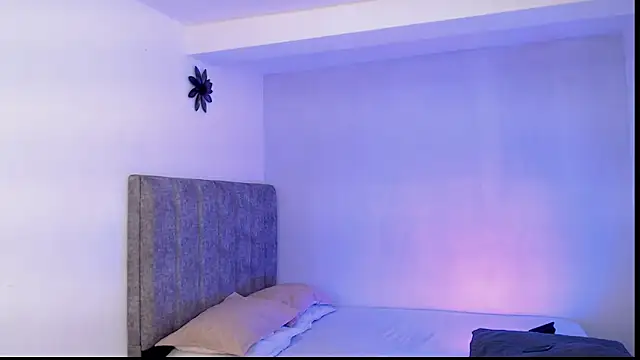 Eevil boys 77 online show from September 26, 2025, 11:28 am