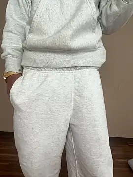 iikangi online show from March 15, 2026, 5:03 am