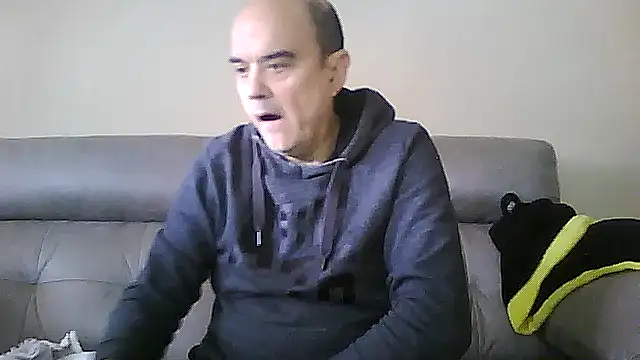 Snapshot of geli45 chatting on January 6, 2026, 11:25 am geli45 online show from January 6, 2026, 11:25 am