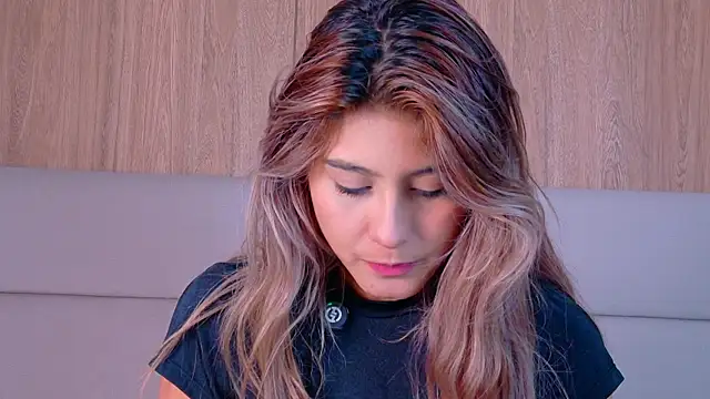 Snapshot of ZoehAngel chatting on August 5, 2026, 11:10 pm ZoehAngel online show from August 5, 2026, 11:10 pm