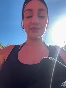 Ninabigtitied online show from October 16, 2025, 10:01 am