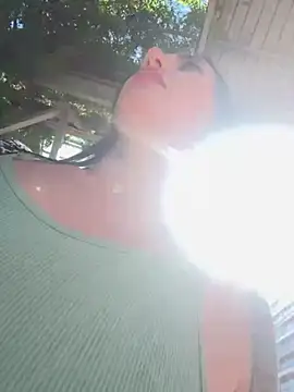 Ninabigtitied online show from September 26, 2025, 12:12 pm