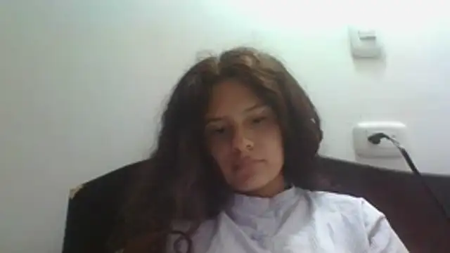 Snapshot of Velvet_Moon_V chatting on April 28, 2026, 3:33 am Velvet Moon V online show from April 28, 2026, 3:33 am
