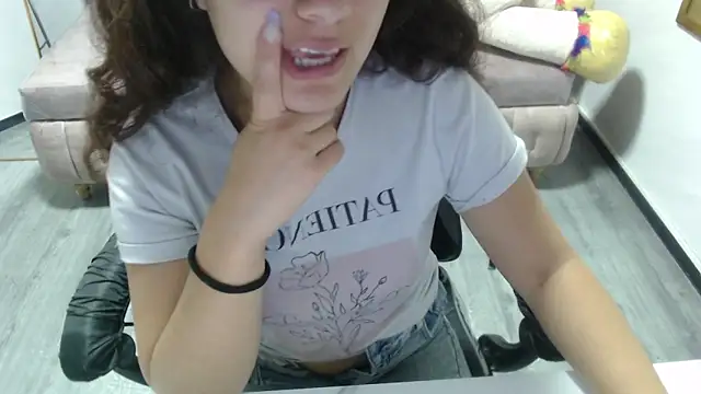 Velvet Moon V online show from October 27, 2025, 1:12 pm