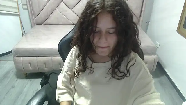 Velvet Moon V online show from February 17, 2026, 8:17 pm