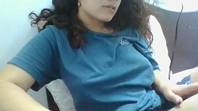 Snapshot of Velvet_Moon_V chatting on April 15, 2026, 4:51 am Velvet Moon V online show from April 15, 2026, 4:51 am