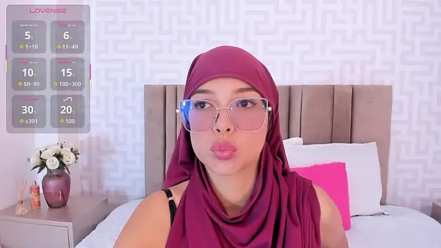 naishaa  online show from February 2, 2026, 6:51 pm