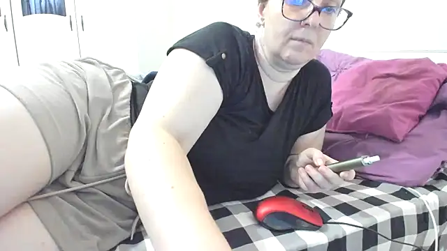 Snapshot of wetladyjoy chatting on July 4, 2026, 7:48 am wetladyjoy online show from July 4, 2026, 7:48 am