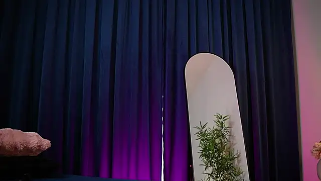  ChloeLee  online show from October 11, 2025, 6:25 am