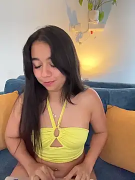 Snapshot of Lily_June chatting on December 19, 2025, 8:33 pm Lily June online show from December 19, 2025, 8:33 pm