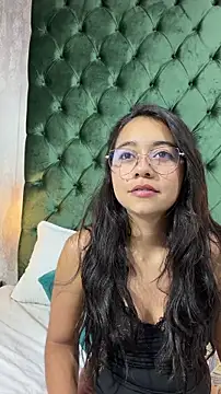 Lily June online show from May 13, 2026, 4:58 pm