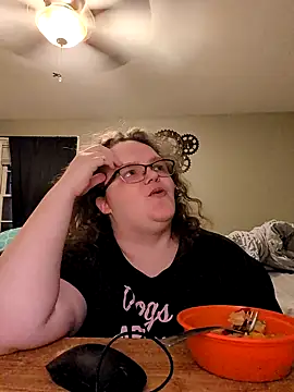 Snapshot of TheMistyPrice chatting on October 9, 2025, 11:33 am TheMistyPrice online show from October 9, 2025, 11:33 am