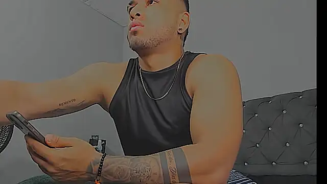 Snapshot of evan_hardy chatting on February 25, 2026, 1:28 am evan hardy online show from February 25, 2026, 1:28 am