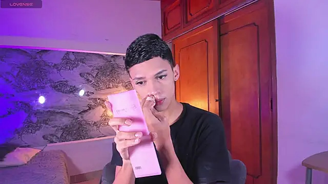 Snapshot of BILLY_JAMEES chatting on March 21, 2026, 1:37 pm BILLY JAMEES online show from March 21, 2026, 1:37 pm