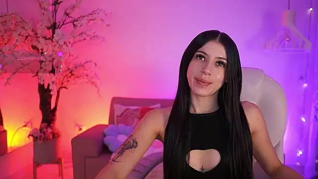 JadeSummerr online show from May 1, 2026, 11:37 am