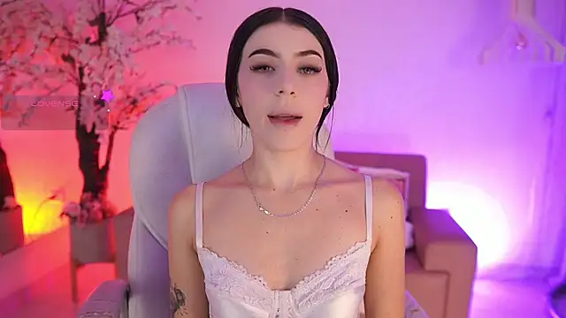 JadeSummerr online show from April 27, 2026, 11:41 am