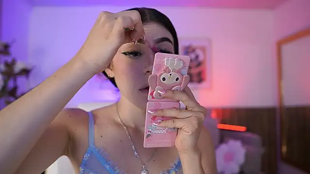 JadeSummerr online show from June 17, 2026, 11:42 am