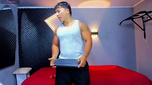 Snapshot of Horny_nick18 chatting on June 1, 2026, 12:49 pm Horny nick18 online show from June 1, 2026, 12:49 pm