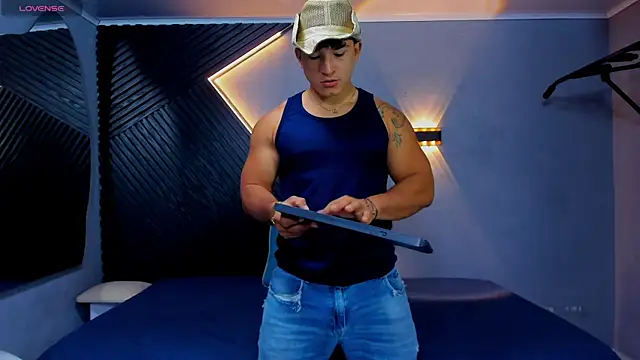 Snapshot of Horny_nick18 chatting on June 8, 2026, 1:00 pm Horny nick18 online show from June 8, 2026, 1:00 pm