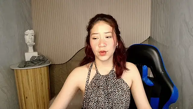 valentina r  online show from October 9, 2025, 3:18 am