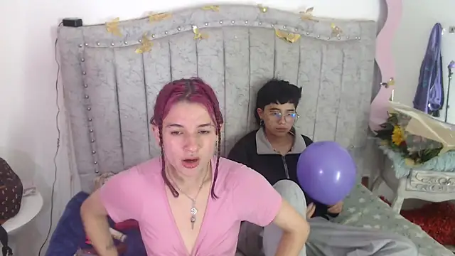 katalinathxandbritney1 online show from February 9, 2026, 4:21 am