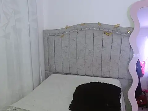 katalinathxandbritney1 online show from March 26, 2026, 1:37 am