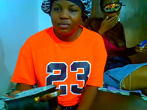 SweetHoney21  online show from June 13, 2026, 6:44 am