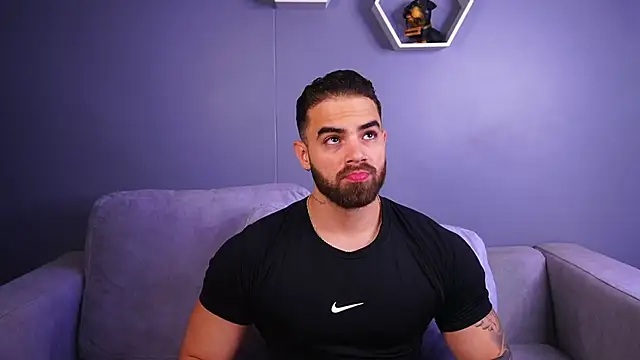 Paul Phoenix online show from December 18, 2025, 7:40 pm