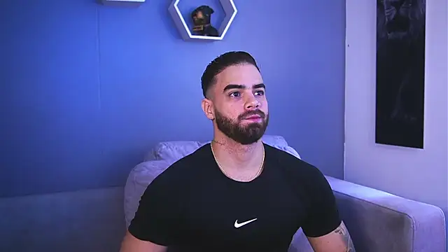 Paul Phoenix online show from October 22, 2025, 6:18 pm