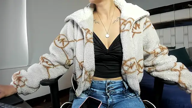 Adhara7 online show from October 23, 2025, 8:07 pm