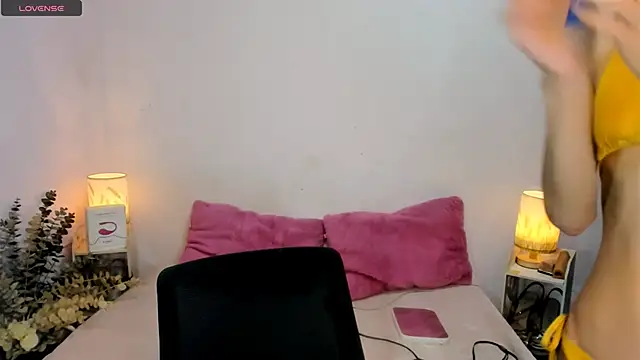 Snapshot of tsmokemachine chatting on November 6, 2025, 2:54 pm tsmokemachine online show from November 6, 2025, 2:54 pm