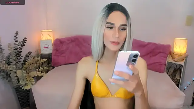 Snapshot of tsmokemachine chatting on September 24, 2025, 11:43 pm tsmokemachine online show from September 24, 2025, 11:43 pm