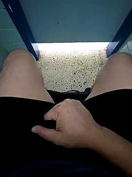 Renatox69 online show from February 18, 2026, 3:04 am