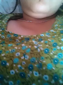 babyjunee12 online show from April 12, 2026, 5:00 am