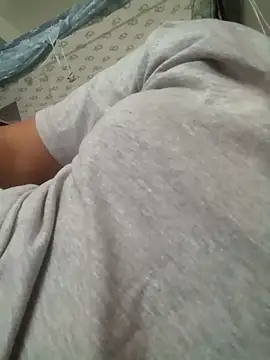 babyjunee12 online show from April 12, 2026, 5:05 pm