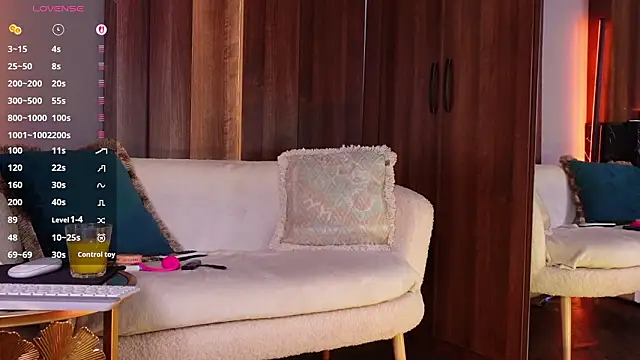 QueenMarX online show from March 11, 2026, 8:58 pm