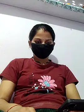 poojam93 online show from October 31, 2025, 4:25 pm