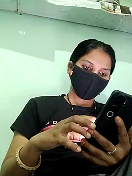 poojam93 online show from September 21, 2025, 11:26 am