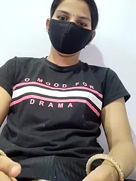 poojam93 online show from September 29, 2025, 1:12 am