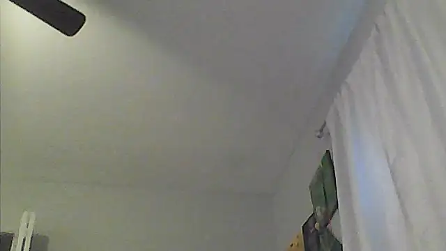 sarahkat86 online show from May 24, 2026, 11:59 pm