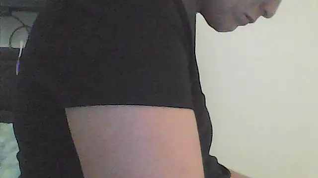sarahkat86 online show from June 6, 2026, 10:59 pm